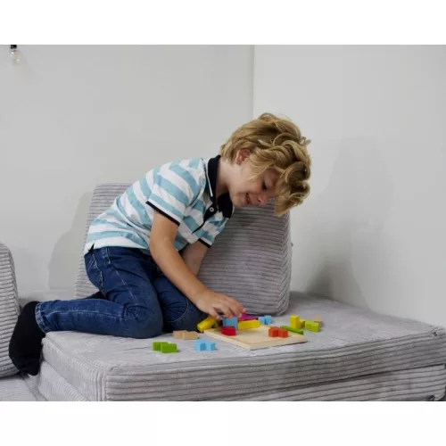 Eichhorn logikai játék – színes formabeillesztős tábla