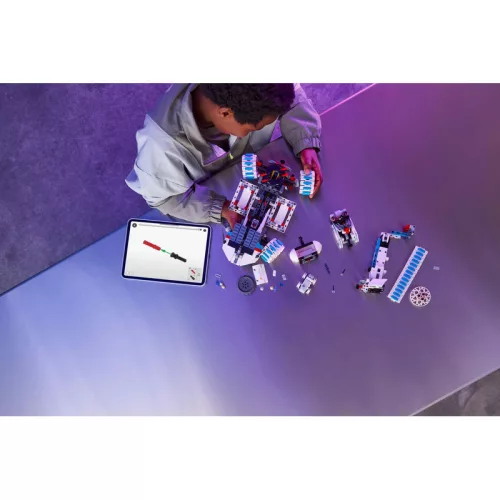 LEGO Technic 42211 Lunar Outpost holdjáró űrjármű