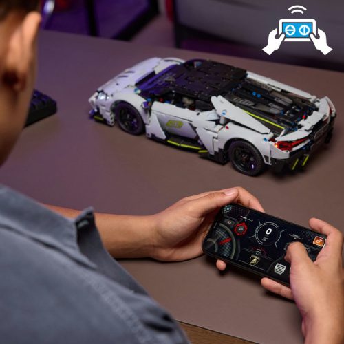 LEGO Technic 42214 Lamborghini Revuelto szuper sportautó
