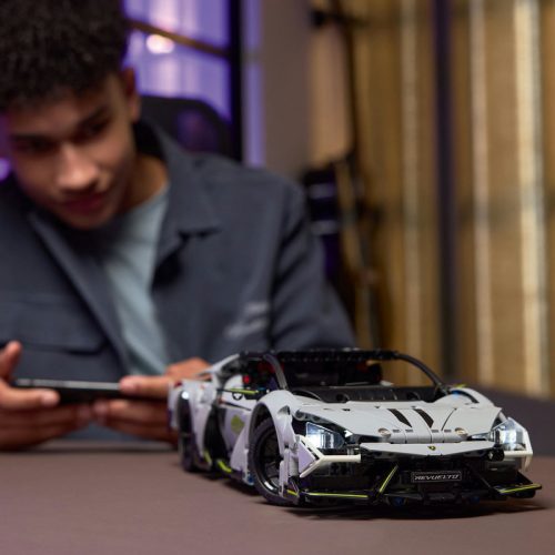 LEGO Technic 42214 Lamborghini Revuelto szuper sportautó