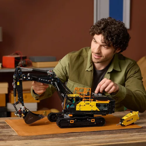 LEGO Technic 42215 Volvo EC500 Hybrid exkavátor