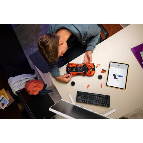 LEGO Technic 42222 Bugatti Chiron Pur Sport hiperautó