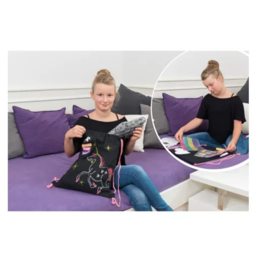 Színezhető tornazsák unikornisos sablonnal