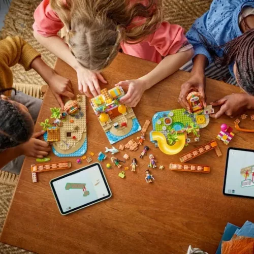 LEGO Friends 42673 Családi vakáció a tengerparti nyaralóban