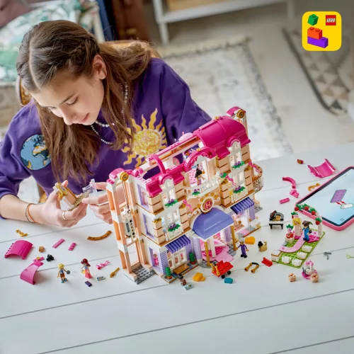LEGO Friends 42704 Heartlake City Grand Hotel
