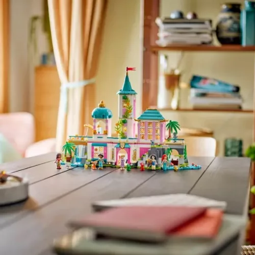 LEGO Disney Princess 43267 Hercegnőkastély és a hercegnők állatkái