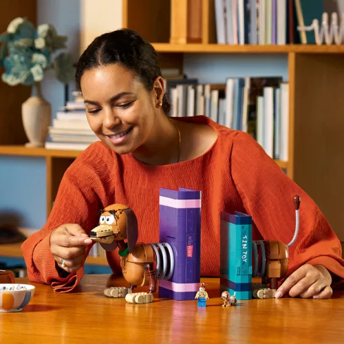 LEGO Disney Pixar 43301 Toy Story: Slinky kutya könyvtámasz