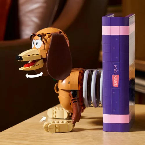 LEGO Disney Pixar 43301 Toy Story: Slinky kutya könyvtámasz