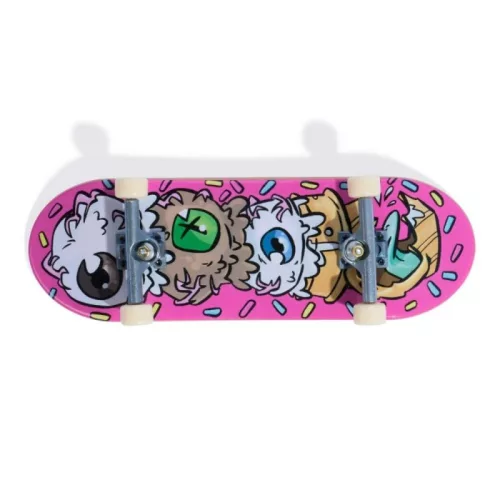 Tech Deck SK8 Crew Twin Shred Pack – lila sapkás és fehér fejhallgatós játékfigura ujjgördeszkával