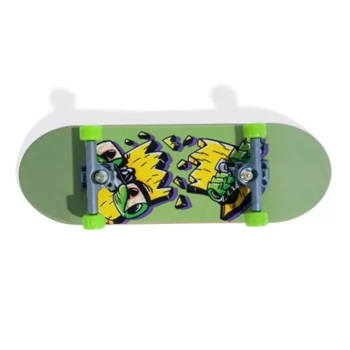 Tech Deck SK8 Crew Twin Shred Pack – lila sapkás és fehér fejhallgatós játékfigura ujjgördeszkával