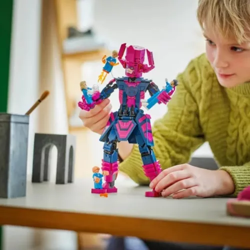 LEGO Marvel 76316 A Fantasztikus Négyes vs. Galactus építőfigura
