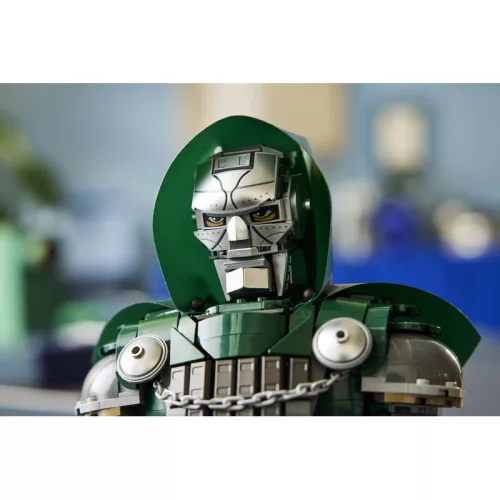 LEGO Marvel Super Heroes 76345 Doctor Doom mellszobor