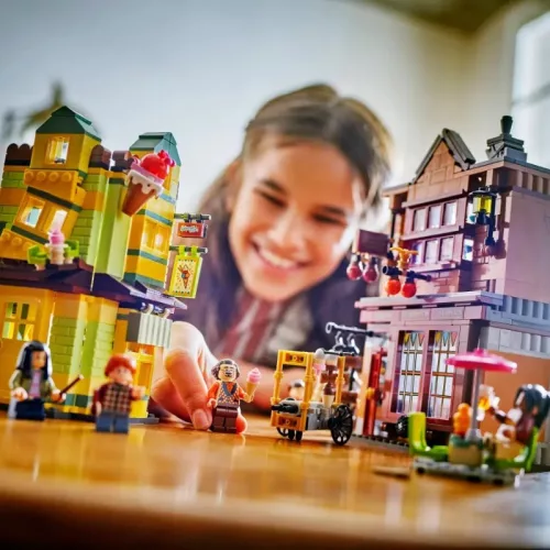 LEGO Harry Potter 76452 Kviddics a javából sportszaküzlet és a Fagylaltszalon