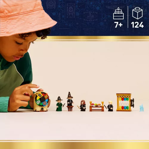 LEGO Harry Potter 76460 Roxfort kastély: A Teszlek Süveg kiválasztási ceremóniája