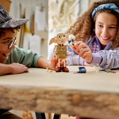 LEGO Harry Potter 76469 Dobby, a szabad házmanó – 2 az 1-ben építőkészlet, 379 db