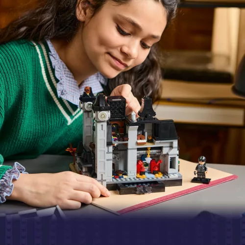 LEGO Wednesday 76788 Nevermore Akadémia