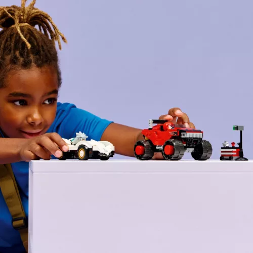 LEGO Sonic 77118 Silver autója Knuckles monster truckja ellen