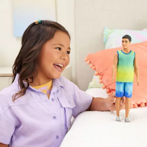 Barbie Fashionistas fiú baba színátmenetes trikóban – Ken