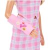 Barbie Fashionistas divatbaba #243 – szőke hajjal, rózsaszín gipsszel és kockás ruhában