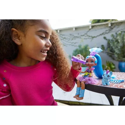 Cave Club Tella baba Hunch bébi őslénnyel