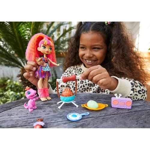 Cave Club BBQ játékszett Emberly babával és kiegészítőkkel