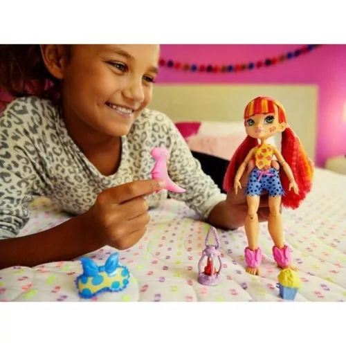 Cave Club Pizsiparty – Emberly baba kiegészítőkkel