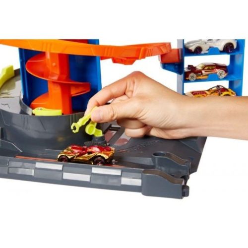 Hot Wheels Mega garázs 2021 kisautóval