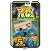   Hot Wheels Monster Trucks Glow in the Dark 1:64 sötétben világító autó - 5 Alarm