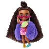 Barbie Extra Minis - Mini baba lila szőrme kabátban