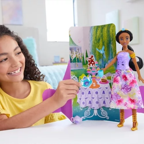 Disney Hercegnők – Varázslatós meglepetés baba – Jázmin