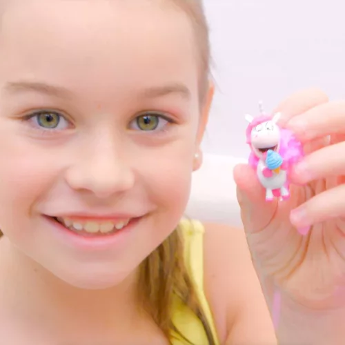 Craze Inkee vegan fürdőgolyó unikornis figurával, popcorn aromájú (1 db)