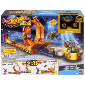 Hot Wheels Monster Trucks Bigfoot 2 az 1-ben hurok- és ugratópálya pályaszett 50. évfordulós járgánnyal