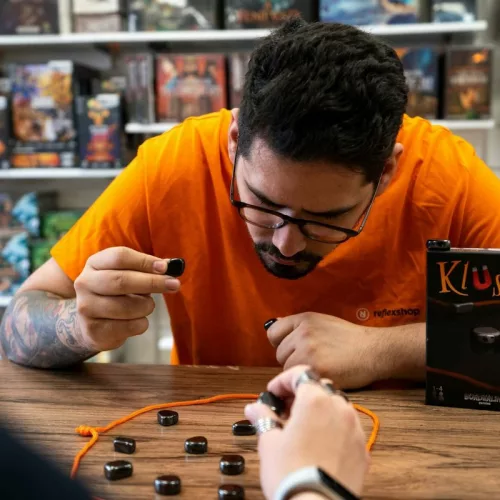 Kluster S mágneses társasjáték