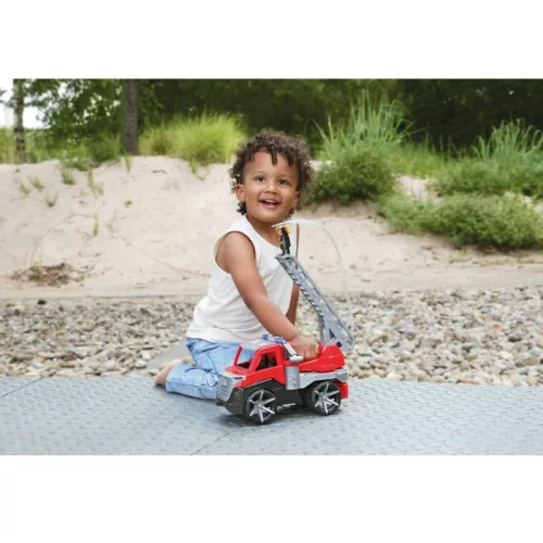 Lena Truxx2 Tűzoltóautó létrával és figurával