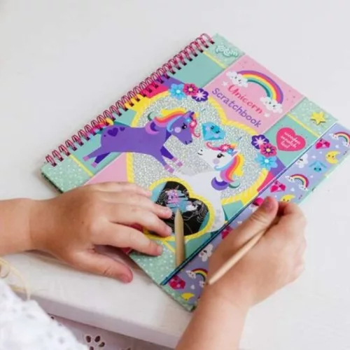 Unikornis karcfüzet