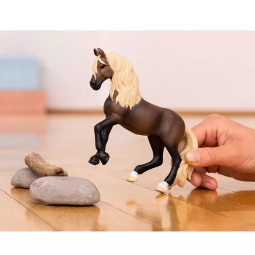 Schleich Horse Club 13952 Perui Paso csődör figura