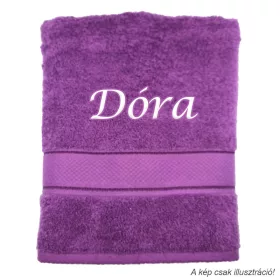 Neves törölköző hímzett Dóra felirattal