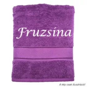 Neves törölköző hímzett Fruzsina felirattal