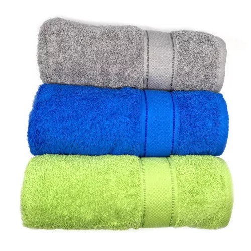 Hímzett törölköző Boldog névnapot felirattal